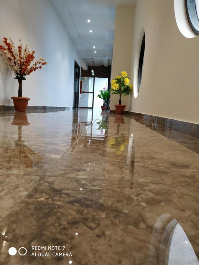 Hotel Krishna Palace Ānand Extérieur photo