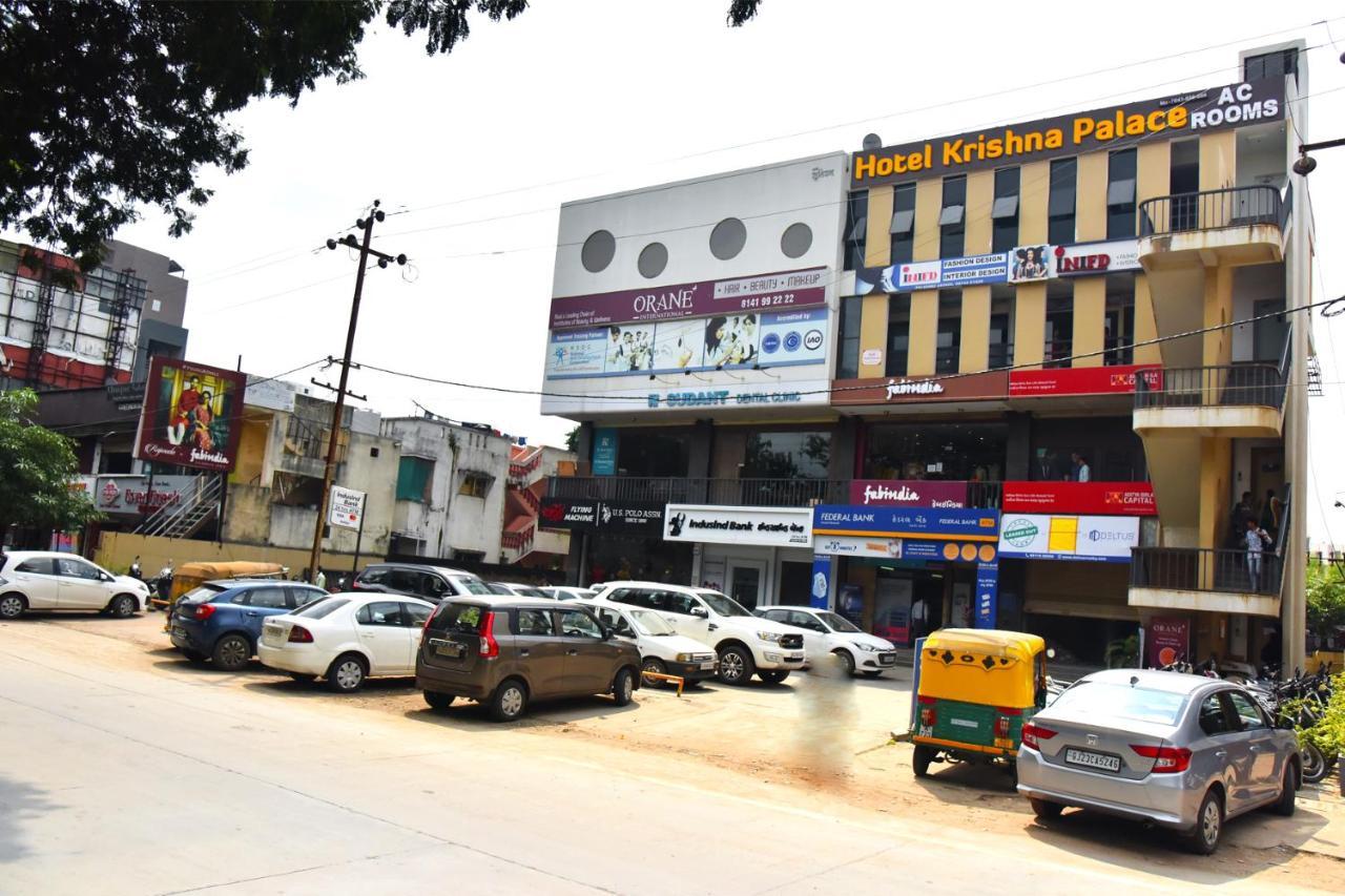 Hotel Krishna Palace Ānand Extérieur photo